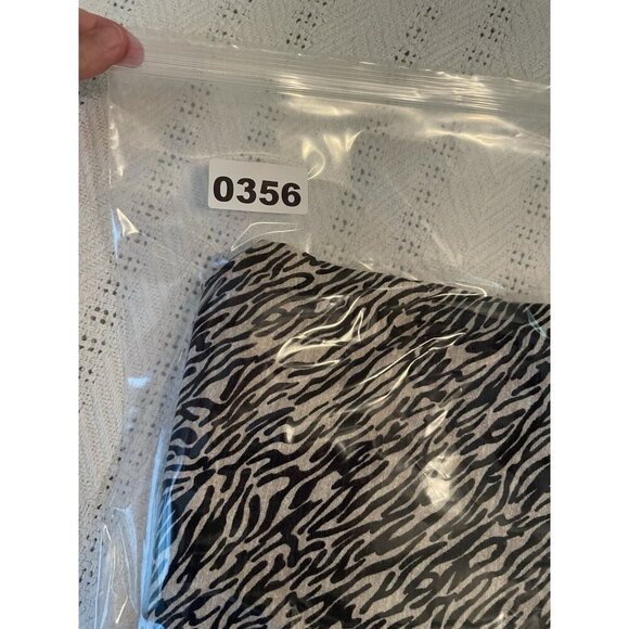 New zebra print maxi pencil skirt  size Medium‎ M black and white Cato stretch - Picture 7 of 7